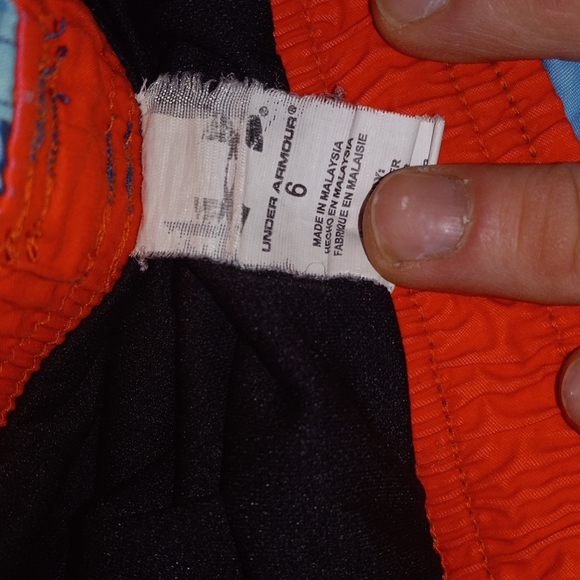 Under Armor swim trunks for boys - Picture 2 of 4